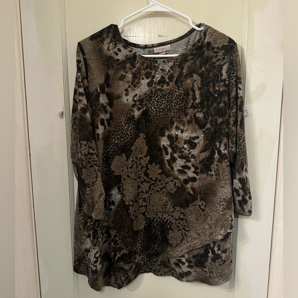 Patterned brown shirt plus size